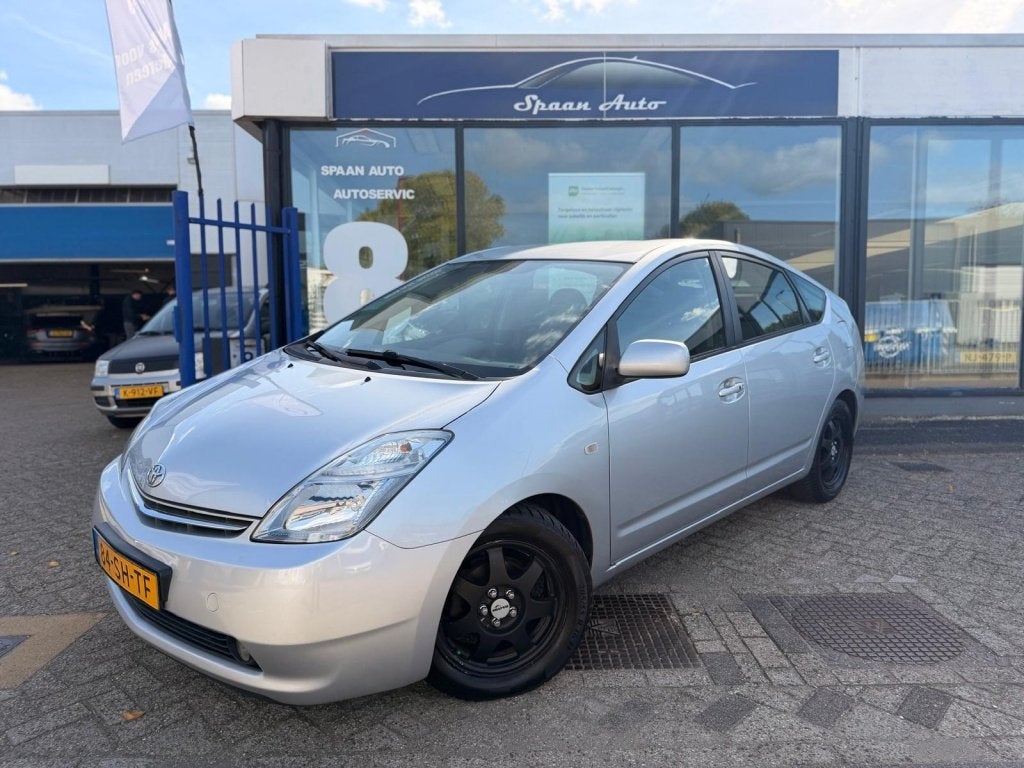 Toyota Prius 1.5 VVT-i Tech Edition | AUTOMAAT | CRUISE | AI, Auto's, Dealer onderhouden, Gebruikt, Zwart, 4 cilinders
