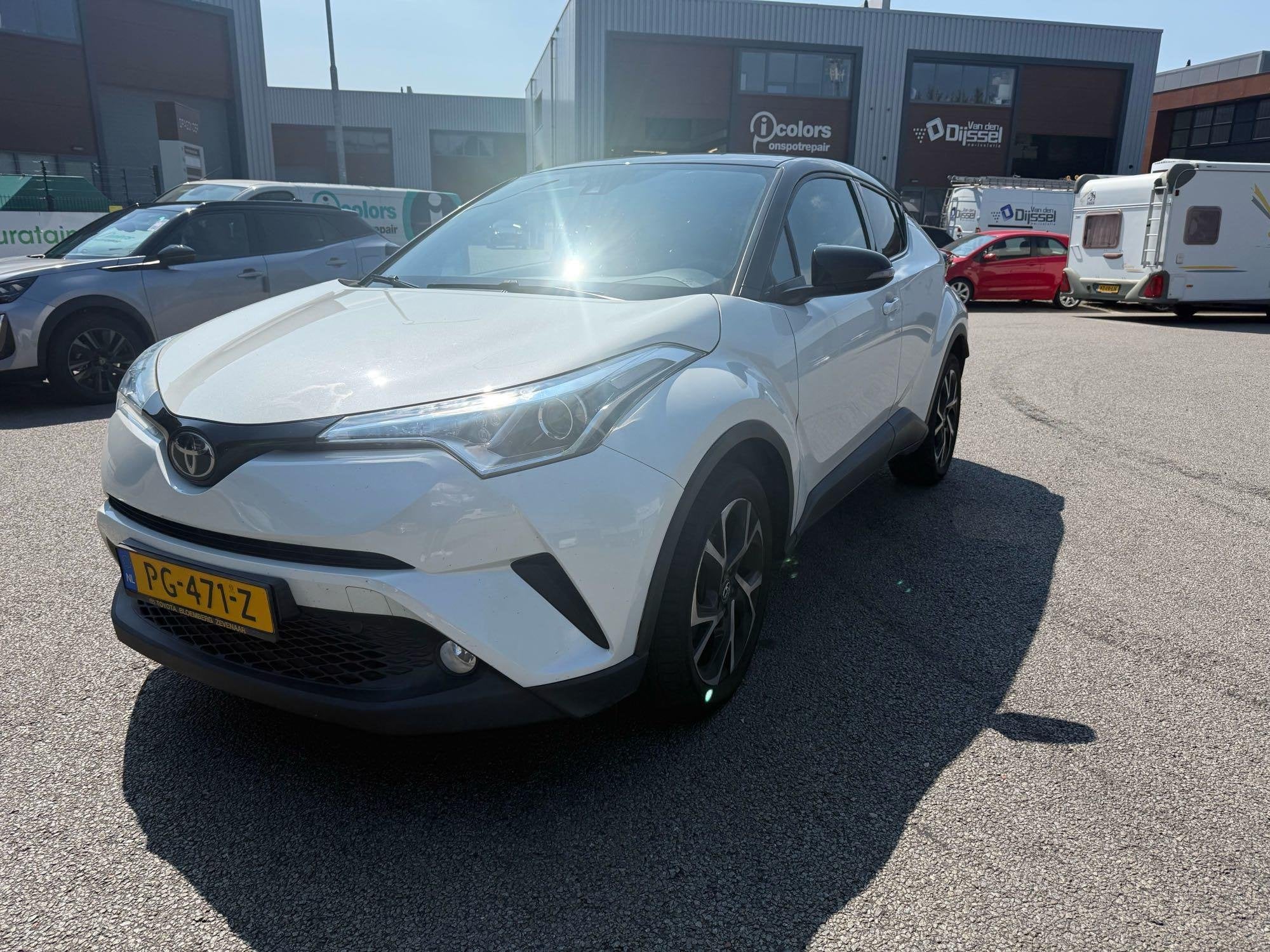 Toyota C-HR 1.2 Bi-Tone 116 PK, Auto's, Voorwielaandrijving, 12 maanden, Stof, Gebruikt