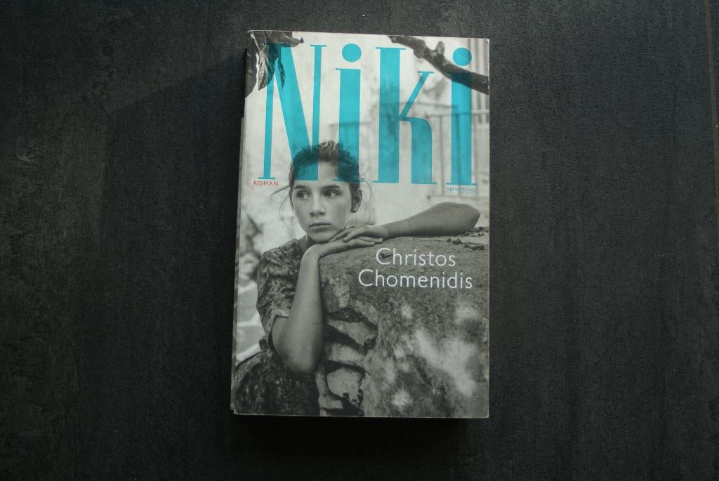 NIKI..... Christos Chomenidis... (2023), Ophalen of Verzenden, Zo goed als nieuw