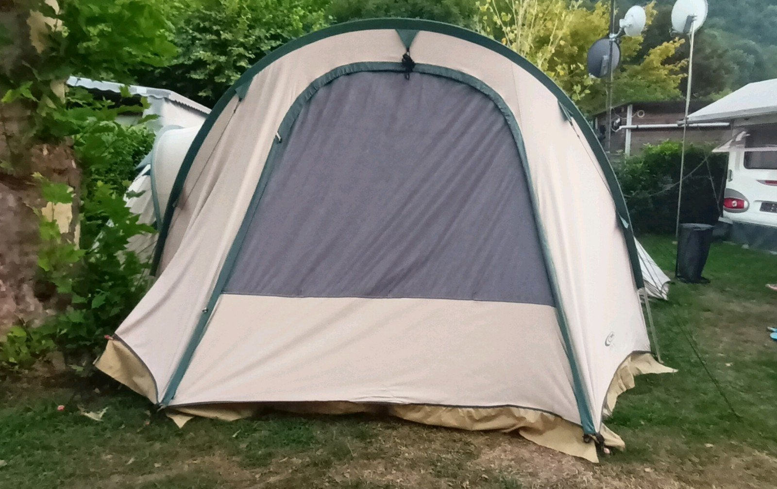 6 persoons beige tunneltent + luifel Gelert Gora 6, Ophalen