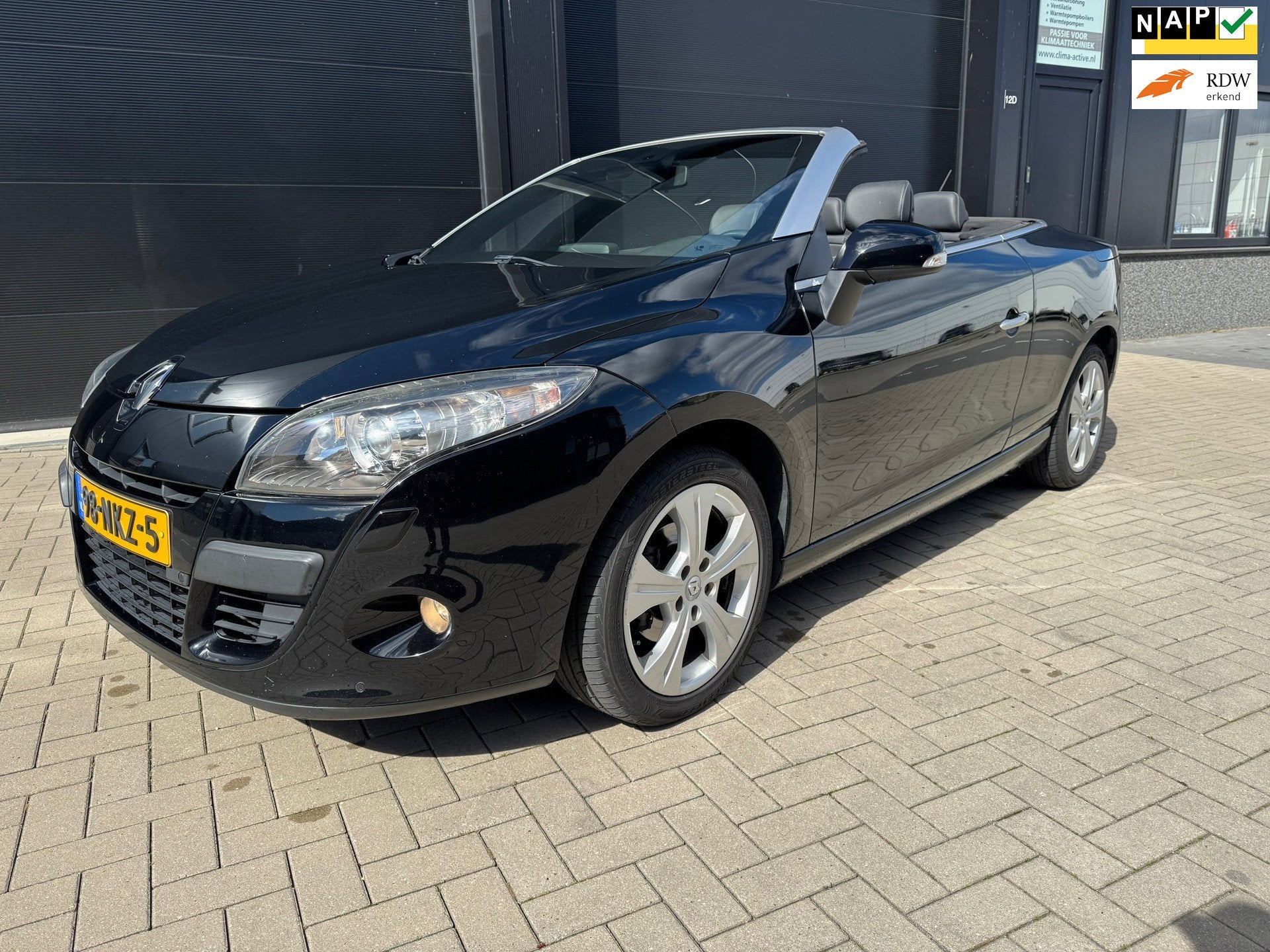 Renault Mégane Coupé-Cabriolet 2.0 Dynamique Automaat, Auto's, Euro 5, Gebruikt, 4 cilinders, Cabriolet