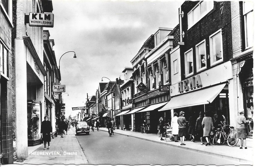 Heerenveen - Dracht met HEMA - retro, Ophalen of Verzenden, 1940 tot 1960, Gelopen, Friesland