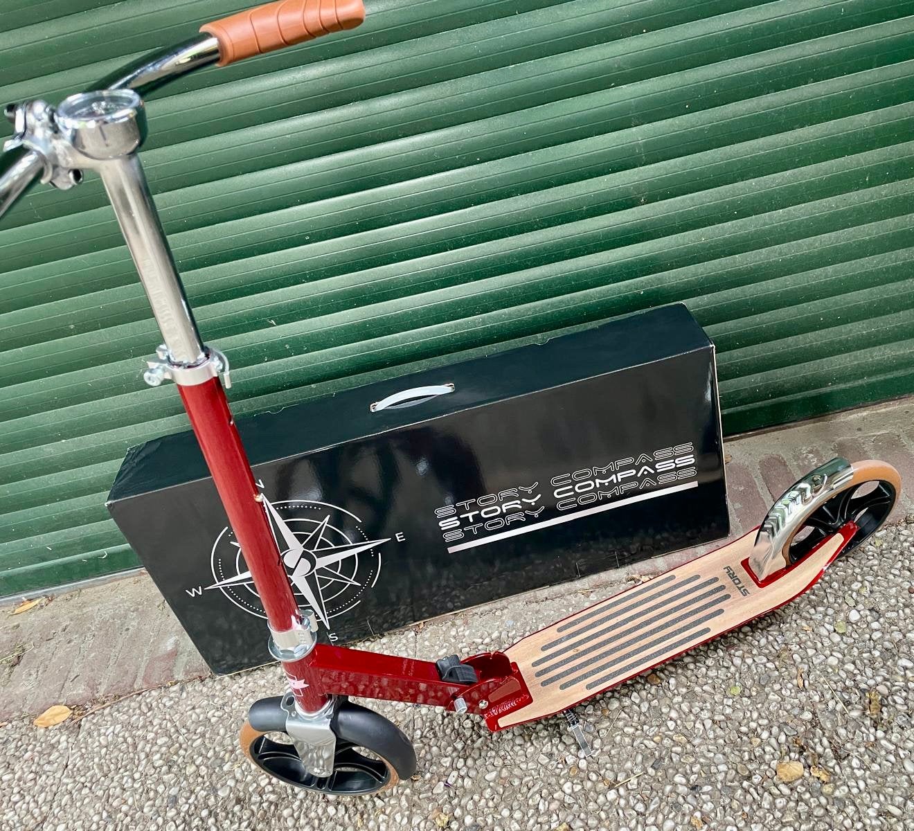 Nieuwe Story Compass Transport step retro urban step - Rood, Fietsen en Brommers, Steps, Ophalen of Verzenden, Nieuw, Gewone step