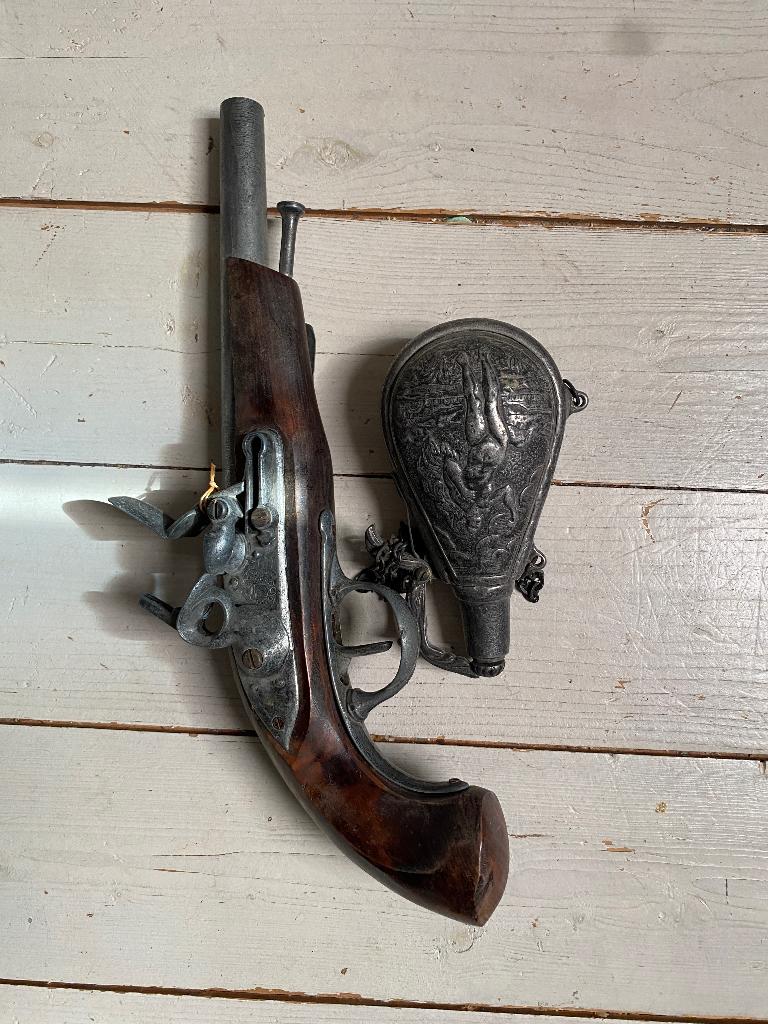 Pistool voor sier als decoratie te gebruiken, Antiek en Kunst, Antiek | Vazen, Ophalen