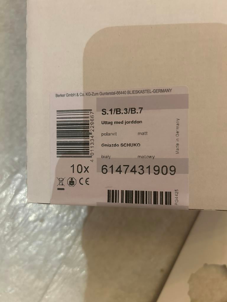Hager Berker stopcontacten en schakelmateriaal, Ophalen of Verzenden, Zo goed als nieuw, Stopcontact