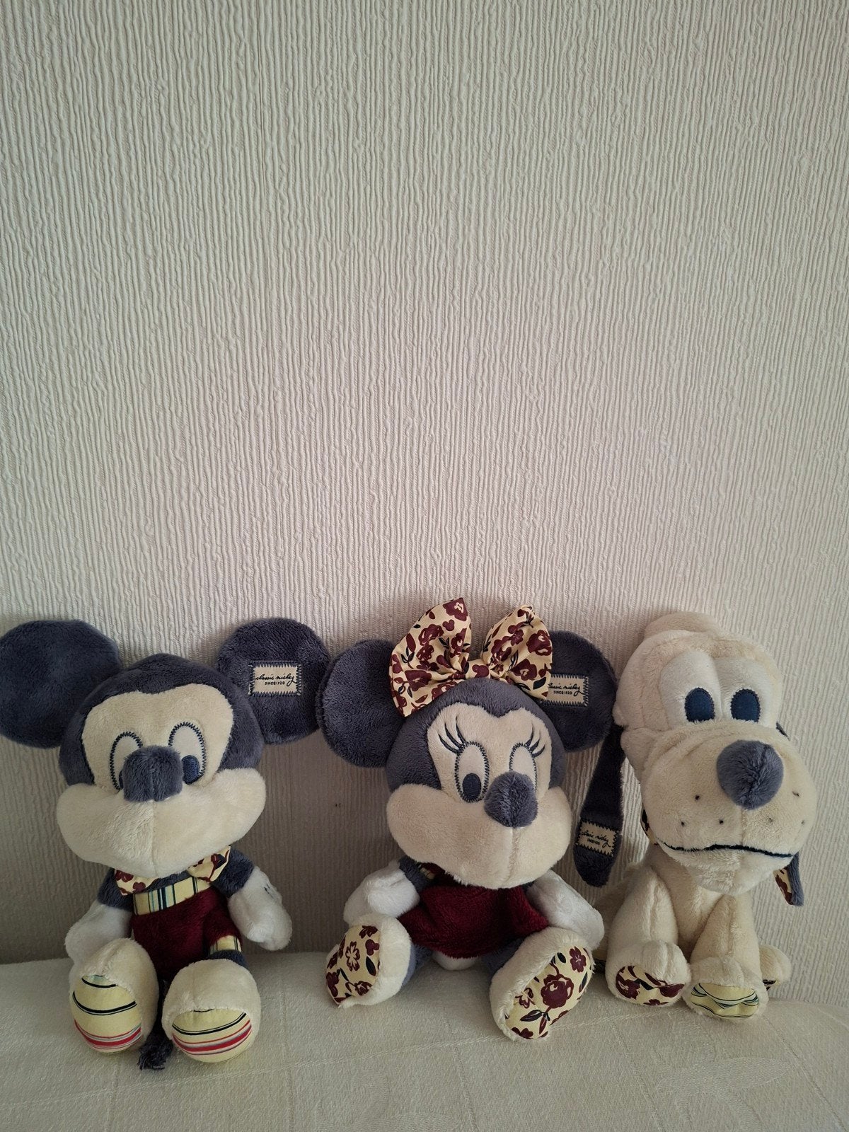 Pluche knuffel Mickey/Minnie Mouse en Pluto, Verzamelen, Ophalen of Verzenden, Mickey Mouse, Zo goed als nieuw, Knuffel