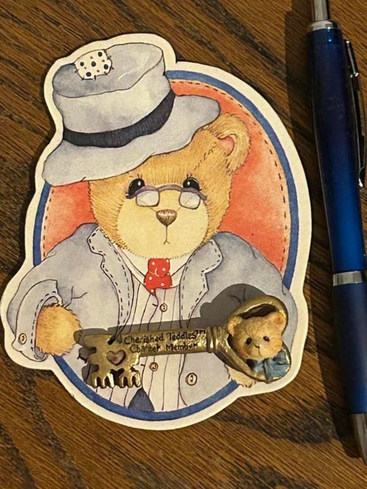 Cherished Teddies 1994 Charter Member sleutel, Verzamelen, Beren en Cherished Teddies, Ophalen, Zo goed als nieuw, Beeldje, Cherished Teddies