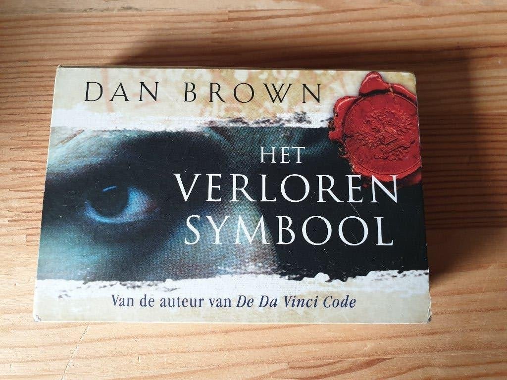 Boekje Dwarsligger nr 50 - Dan Brown - Het Verloren Symbool, Ophalen of Verzenden, Gelezen