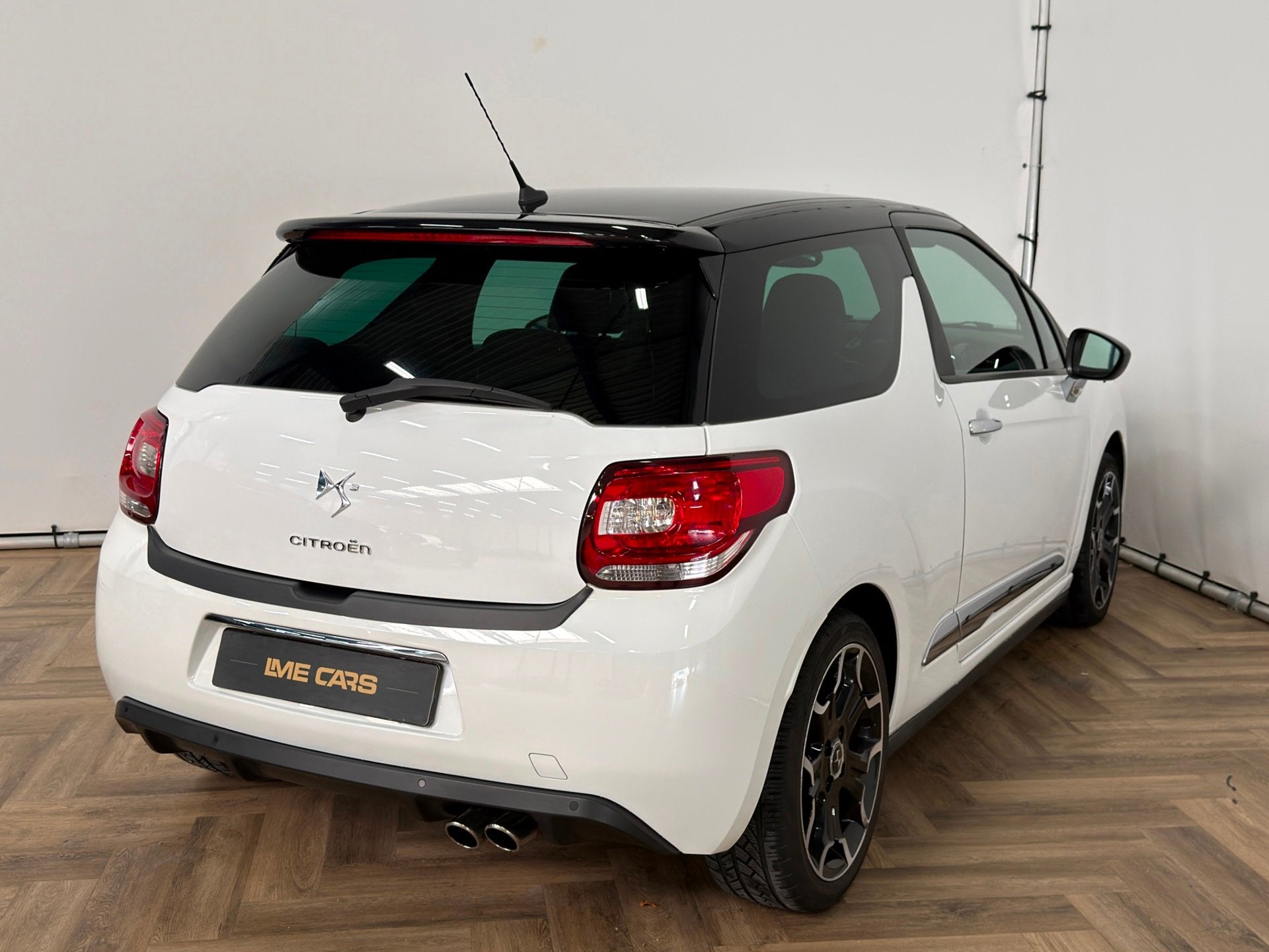 Citroen DS3 1.6 THP Sport Chic|CRUISE|AIRCO|NAVI|INRUIL MOGE, Auto's, Voorwielaandrijving, Euro 5, Gebruikt, Zwart