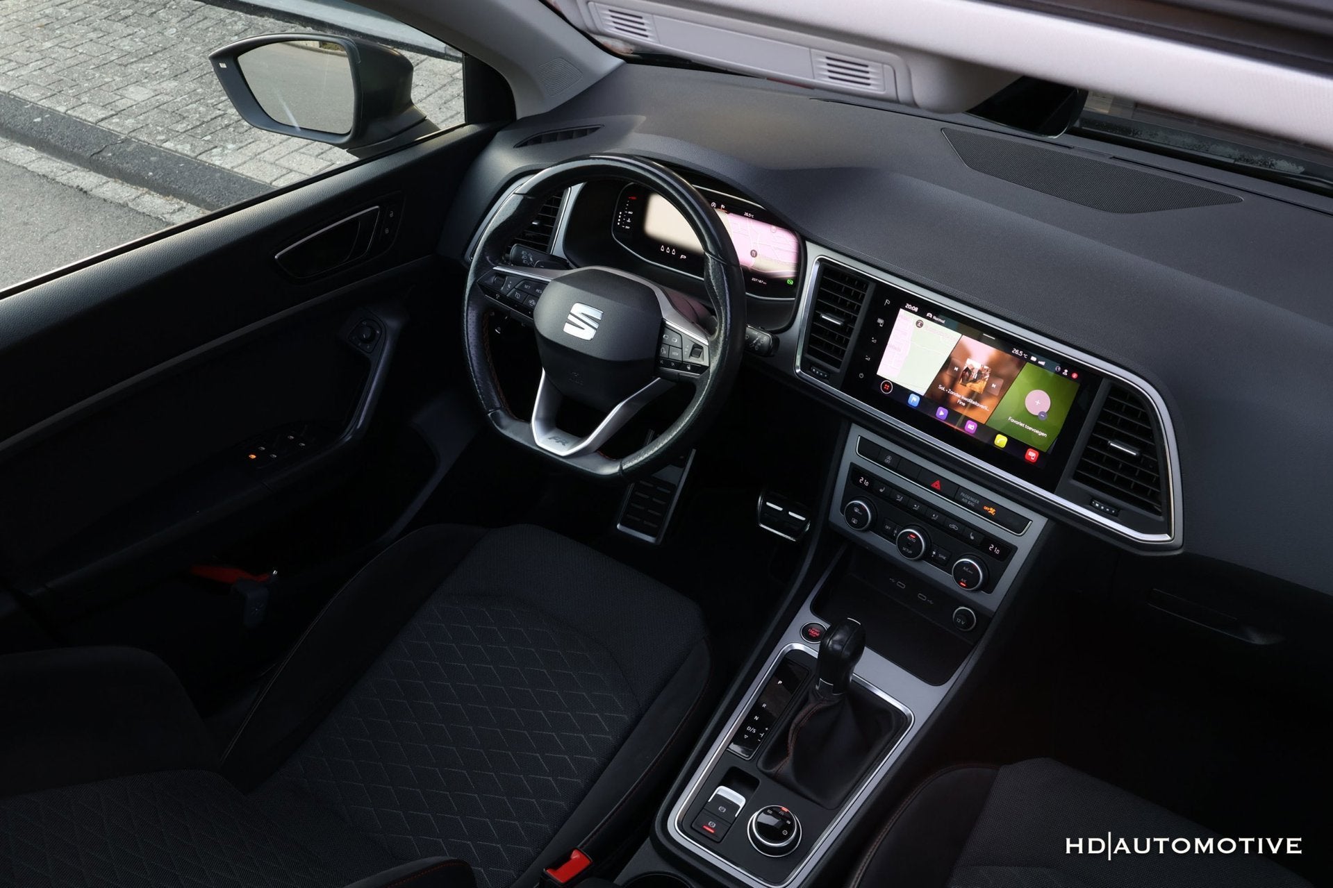 Seat Ateca 1.5 TSI AUT FR PANO VIRTUAL TREKHAAK CAMERA ACC, Auto's, Seat, 15 km/l, Zwart, Bedrijf, 1600 kg