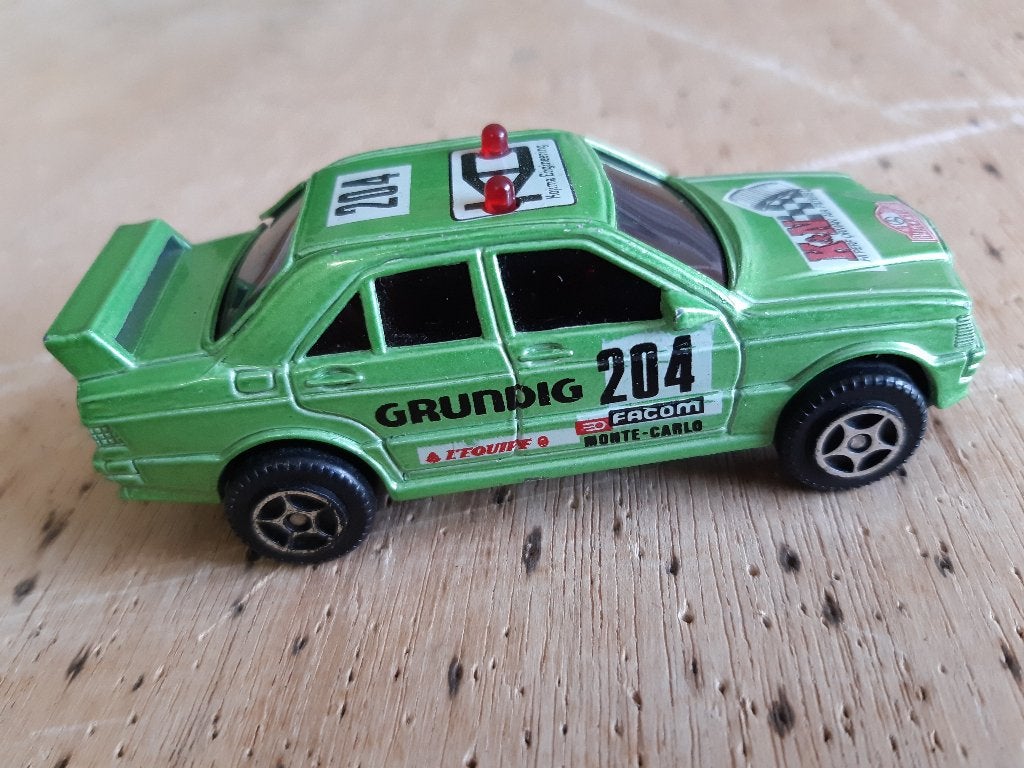 Mercedes Rallyauto 10cm Groen met Stickers, Ophalen of Verzenden, Gebruikt, Auto, Overige merken