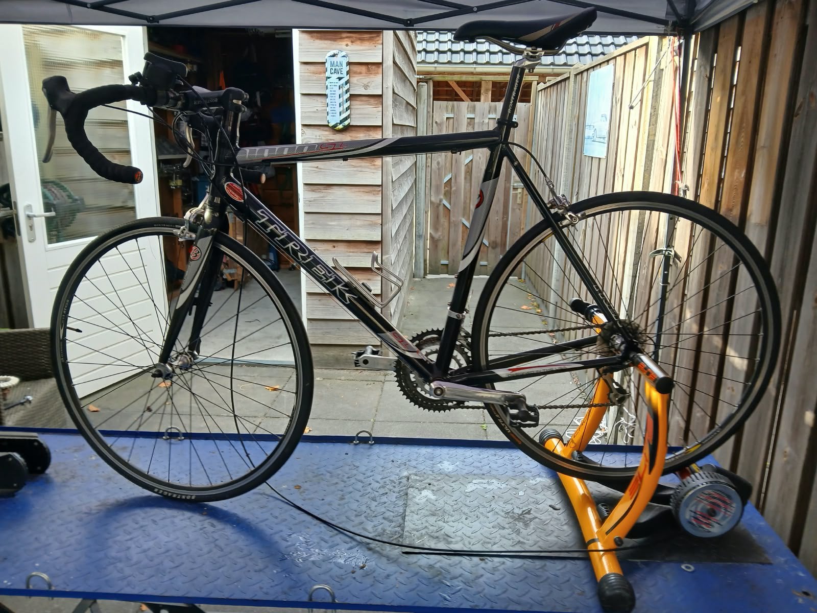 Trek carbon wielrenner fiets 58 cm incl fietstrainer, Carbon, 10 tot 15 versnellingen, Zo goed als nieuw, 57 tot 61 cm