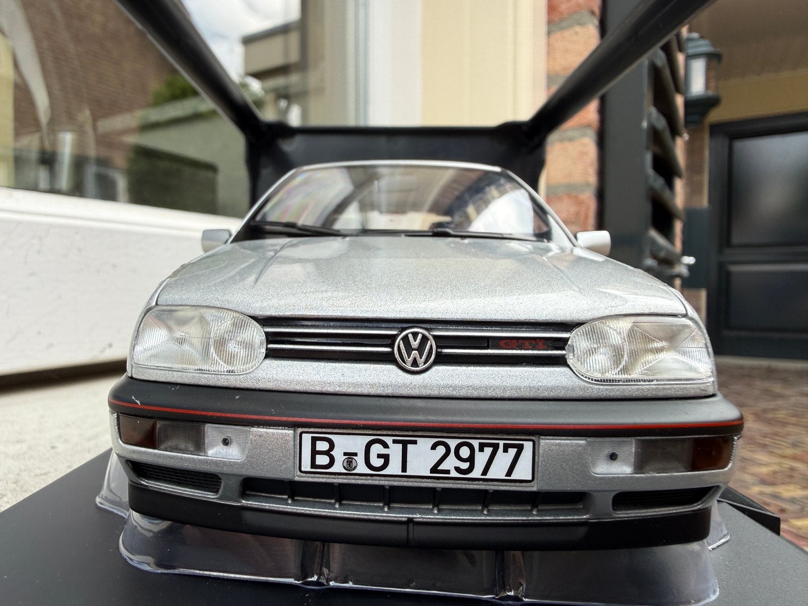 1:18 Volkswagen Golf 3 GTi zilvergrijs 1996 Norev 188419, Auto, Norev, 70-72 Av. de Bohlen, Vaulx-en-Velin, 69120, France, Norev
