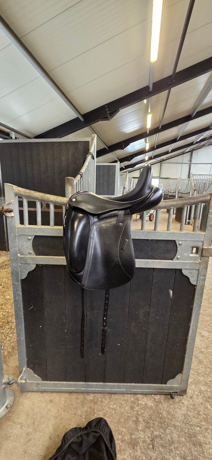 custom icon coda 17.5 inch, Dieren en Toebehoren, L (17.5 inch), Dressuur, Diepe zit, Ophalen of Verzenden