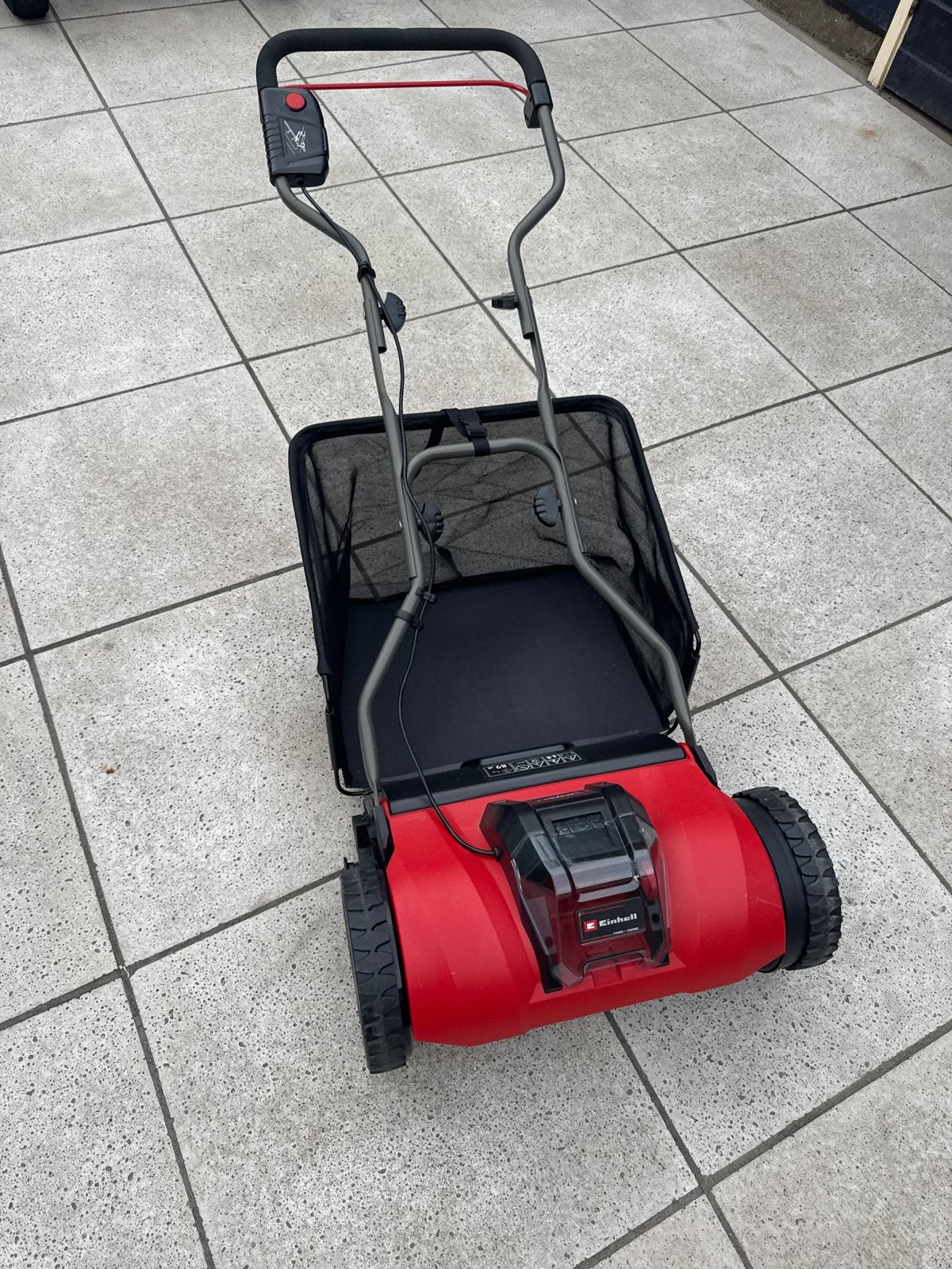 Einhell Accu-Spindelmaaier GE-HM 18/38 Li - Zo goed als nieu, Ophalen, Accu-grasmaaier, Zo goed als nieuw, Opvangzak