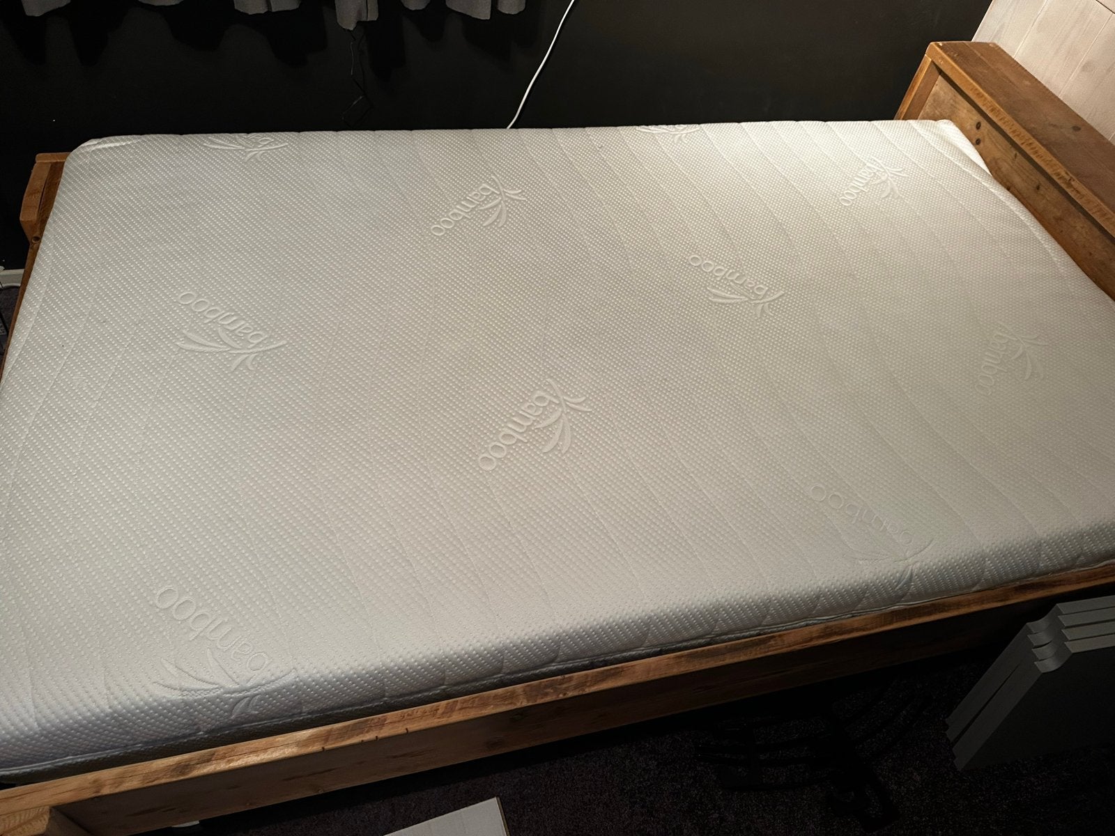 Houten tweepersoonsbed met bamboe matras, Huis en Inrichting, Slaapkamer | Bedden, Ophalen, Gebruikt, Bruin, Tweepersoons