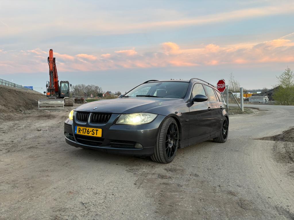 Bmw E91 325I, Automaat, Achterwielaandrijving, Zwart, Leder en Stof