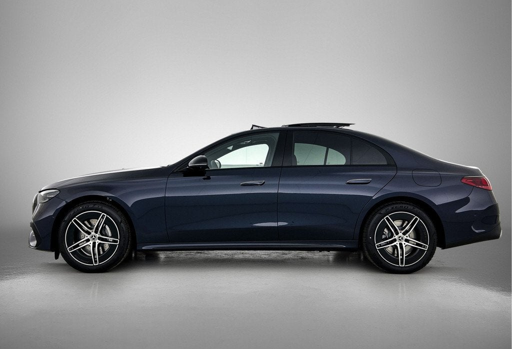Mercedes-Benz E-Klasse 300 e Business Solution AMG | Premium, Auto's, Mercedes-Benz, Automaat, Achterwielaandrijving, Zwart, Blauw