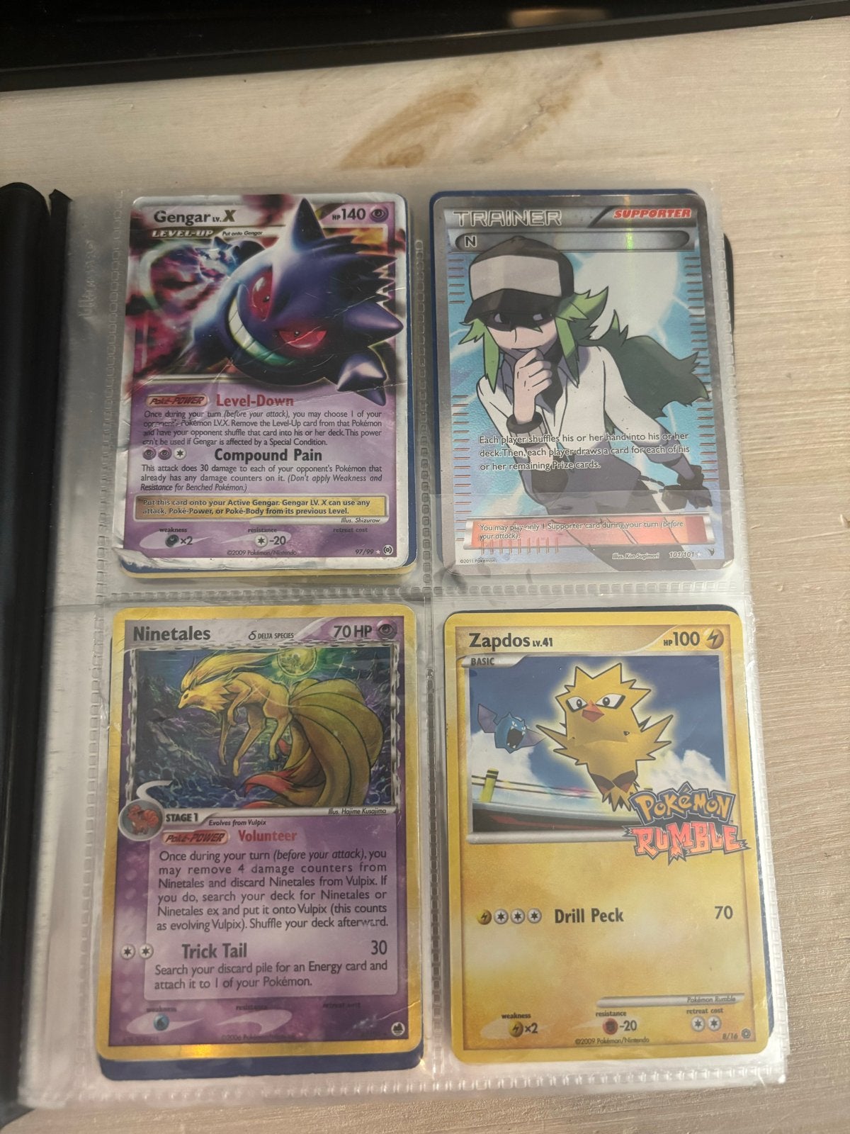 Grote collectie Pokémon kaarten in map, Ophalen of Verzenden, Gebruikt, Meerdere kaarten, Foil