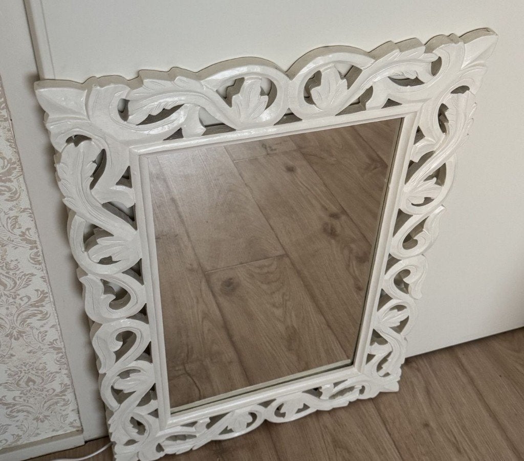 Brocante spiegel met houten lijst (geverfd), Ophalen, Minder dan 50 cm, Zo goed als nieuw, Minder dan 100 cm
