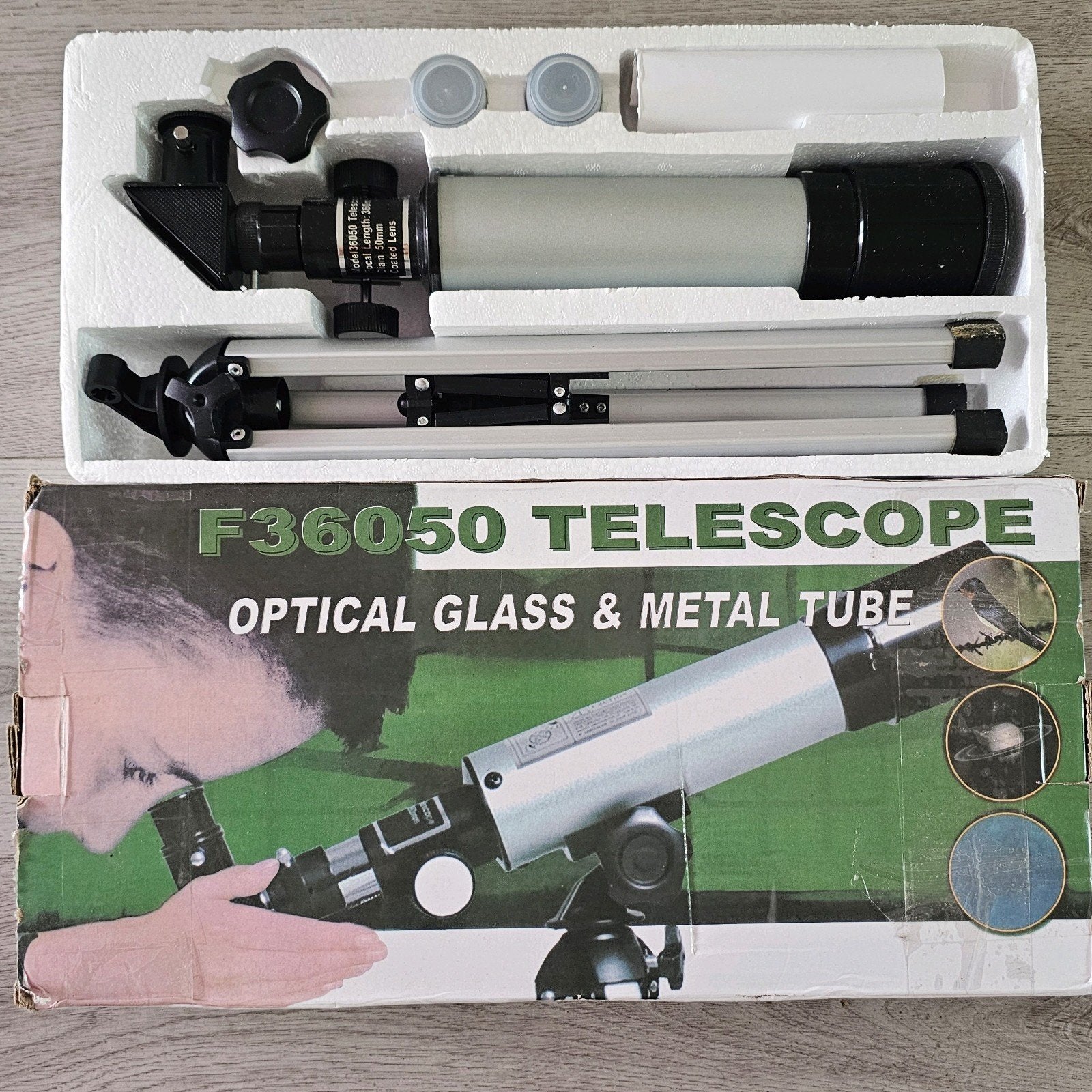 F36050 Telescoop met statief - Nieuw in doos, Ophalen, Lenzentelescoop (refractor), Met statief, Zo goed als nieuw