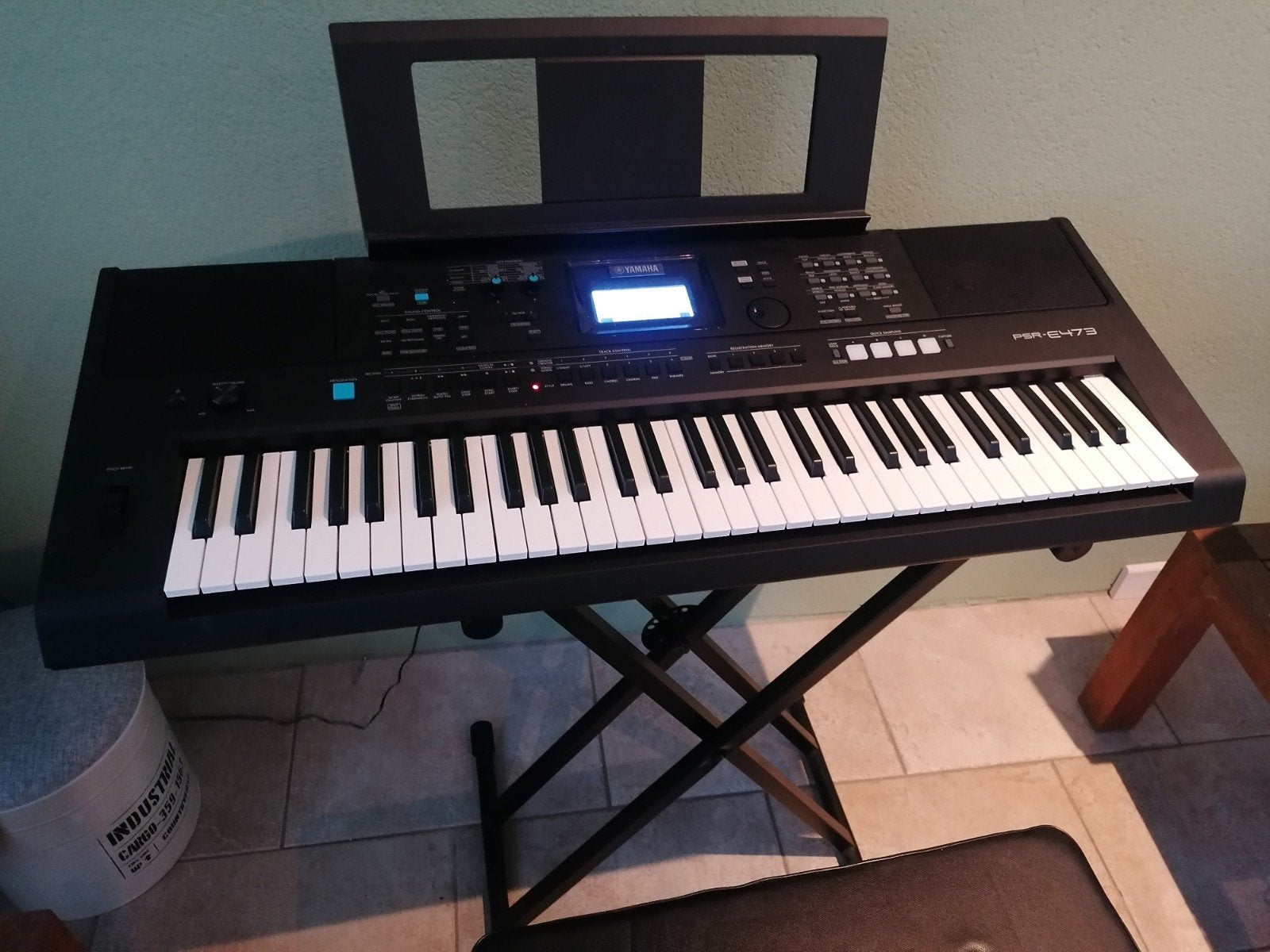 Keyboard YAMAHA PSR-E473, Muziek en Instrumenten, Keyboards, Ophalen, 61 toetsen, Yamaha, Zo goed als nieuw