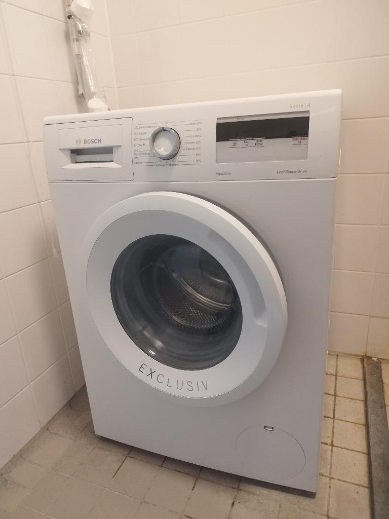 Bosch serie 4 EcoSilence Wasmachine, Witgoed en Apparatuur, Wasmachines, Ophalen, Gebruikt, Voorlader, 85 tot 90 cm
