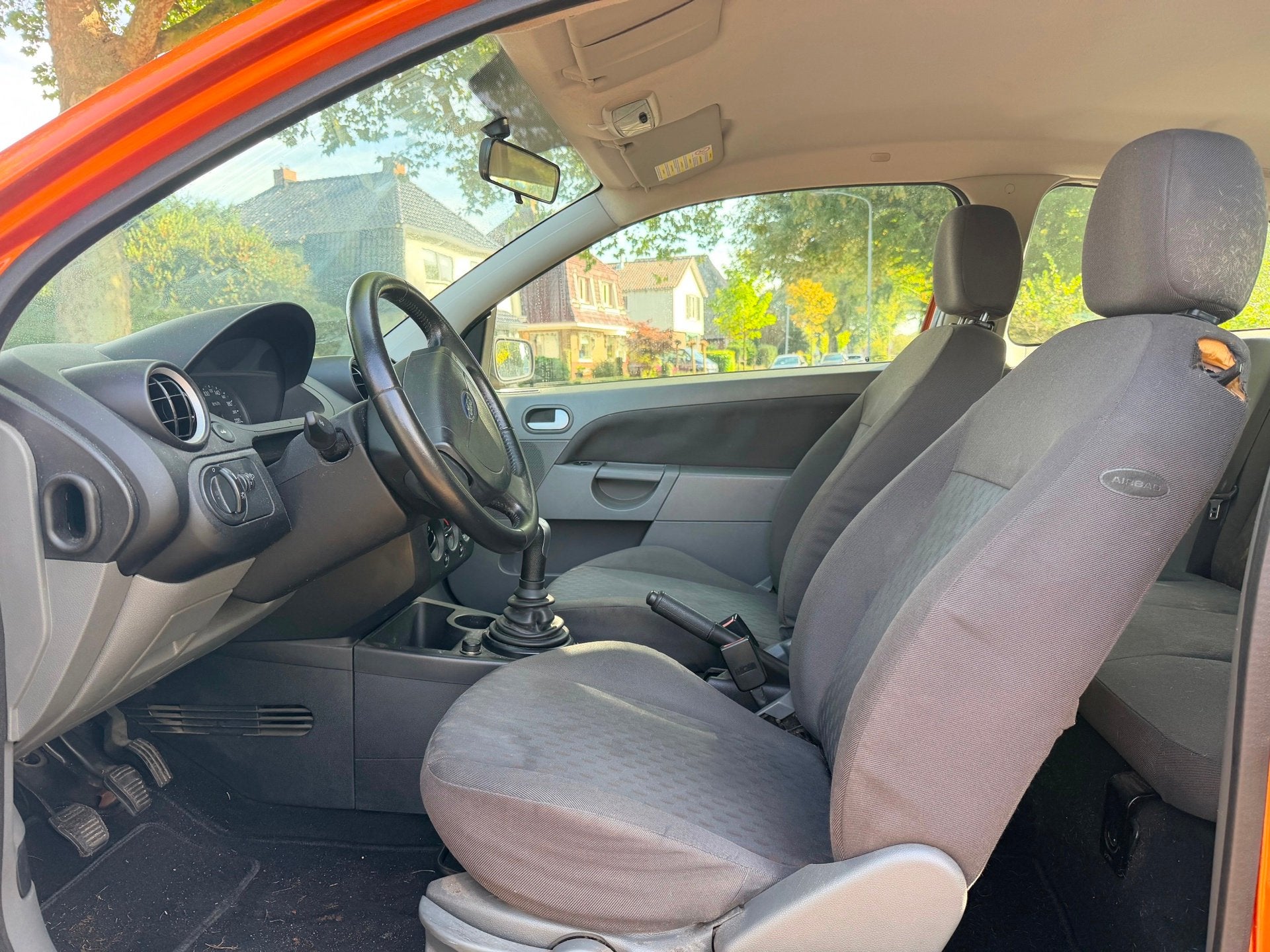 Foto 8 van Ford Fiesta 1.6-16V First Edition | Airco | Elektrische rame