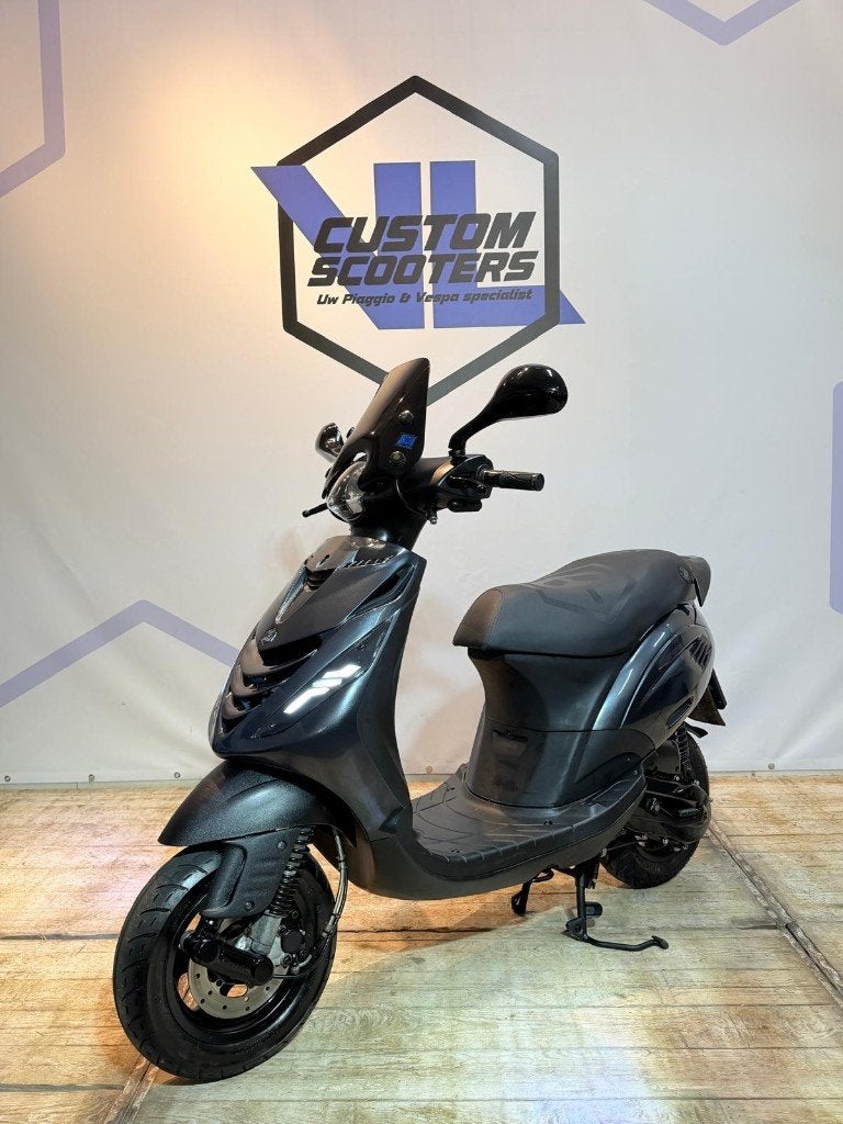 Piaggio Zip 2 takt 2003 SP 45km brom scooter sp voorvork 2t, Fietsen en Brommers, Scooters | Piaggio, Ophalen of Verzenden, Zo goed als nieuw