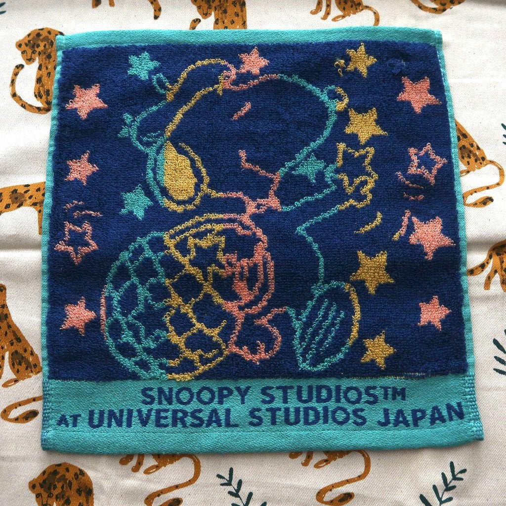 Snoopy Peanuts Strips Handdoekje van Universal Studios Japan, Verzamelen, Verzenden, Snoopy, Nieuw, Beeldje of Figuurtje