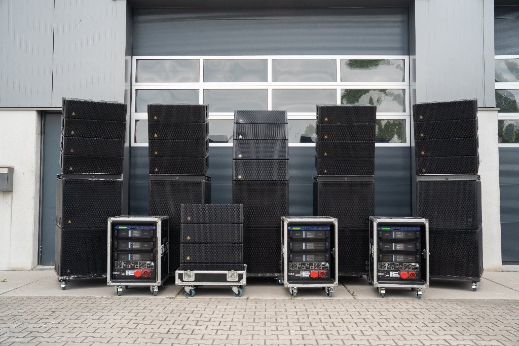 Adamson Spektrix line-array geluidssysteem compleet, Gebruikt, Inclusief kabels, Speakerset, Info@adamson.ai
