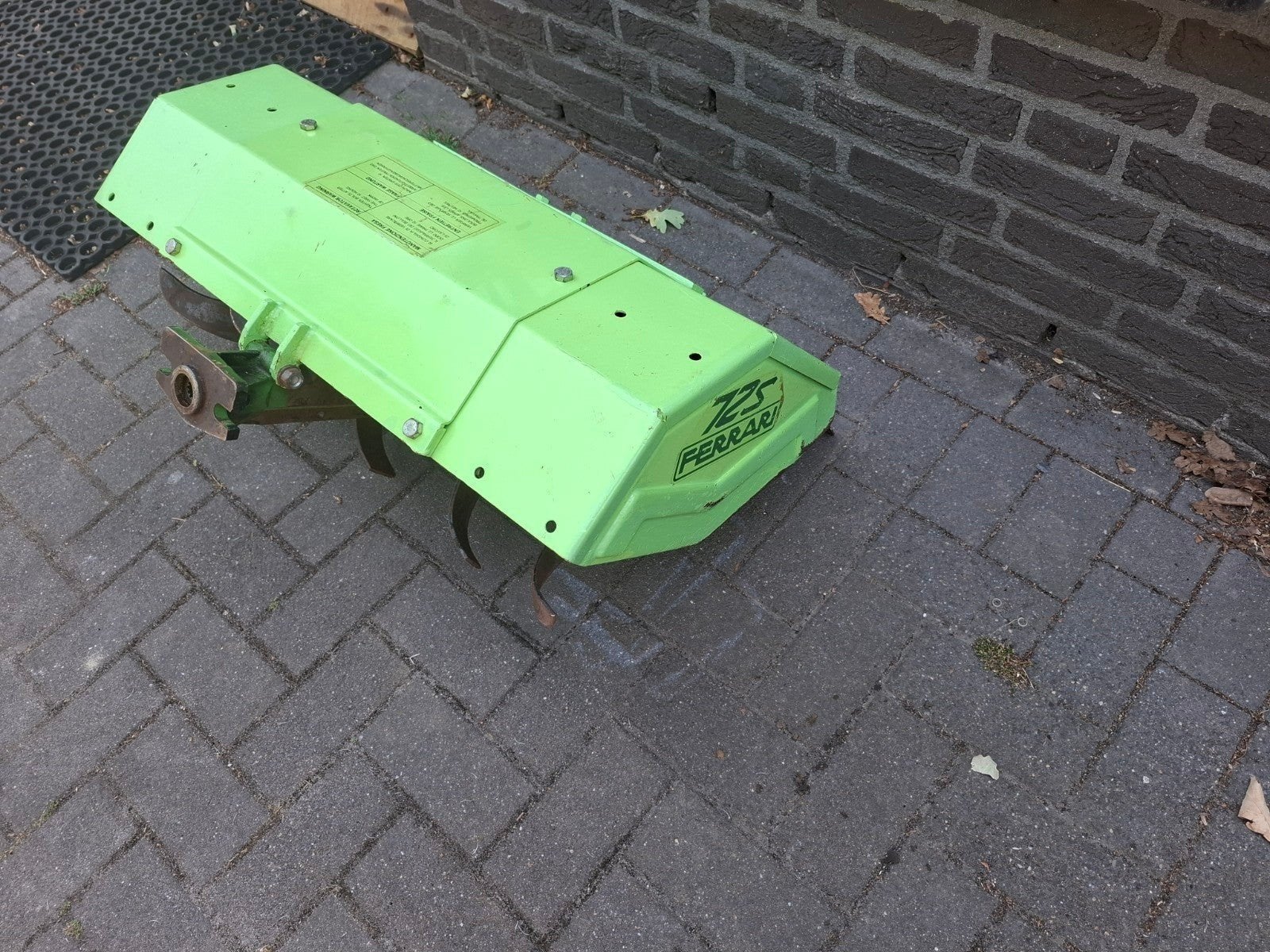 freesbak Ferrari 72S, Tuin en Terras, Ophalen