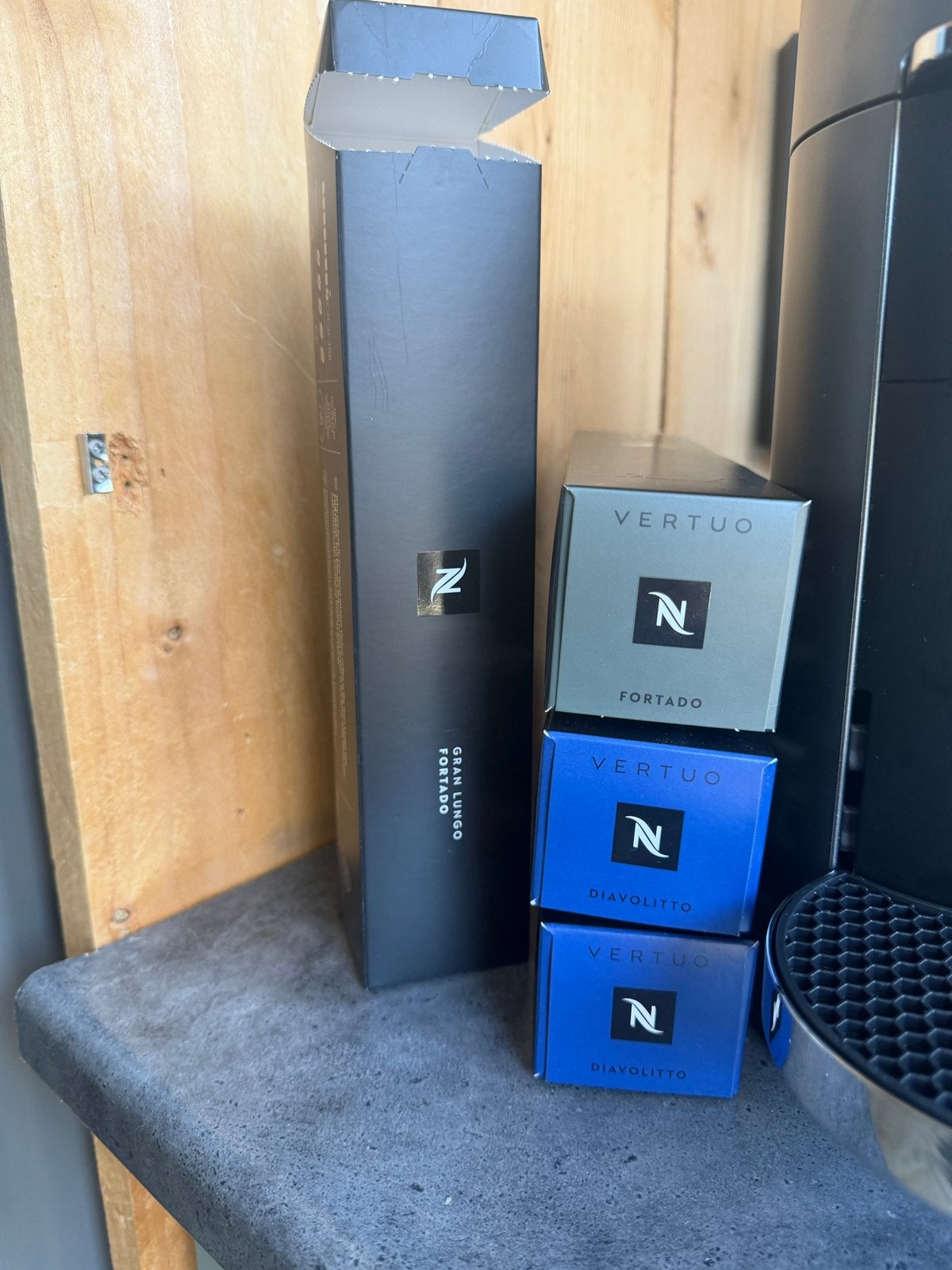 Foto 5 van Nespresso Vertuo Next Titanium + Aeroccino 4 + 55 cups
