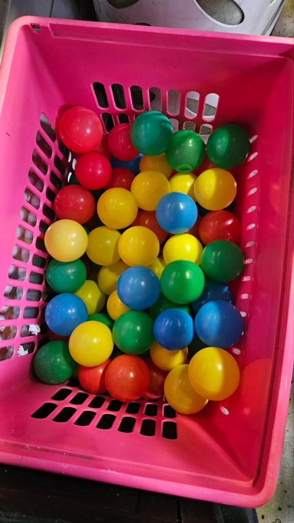 Ballenbak ballen, Ophalen, Zo goed als nieuw, Jongen of Meisje
