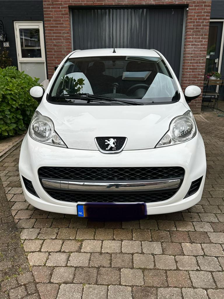 Peugeot 107 1.0 12V 5DR 2012 Wit, Voorwielaandrijving, 4 stoelen, Origineel Nederlands, Handgeschakeld