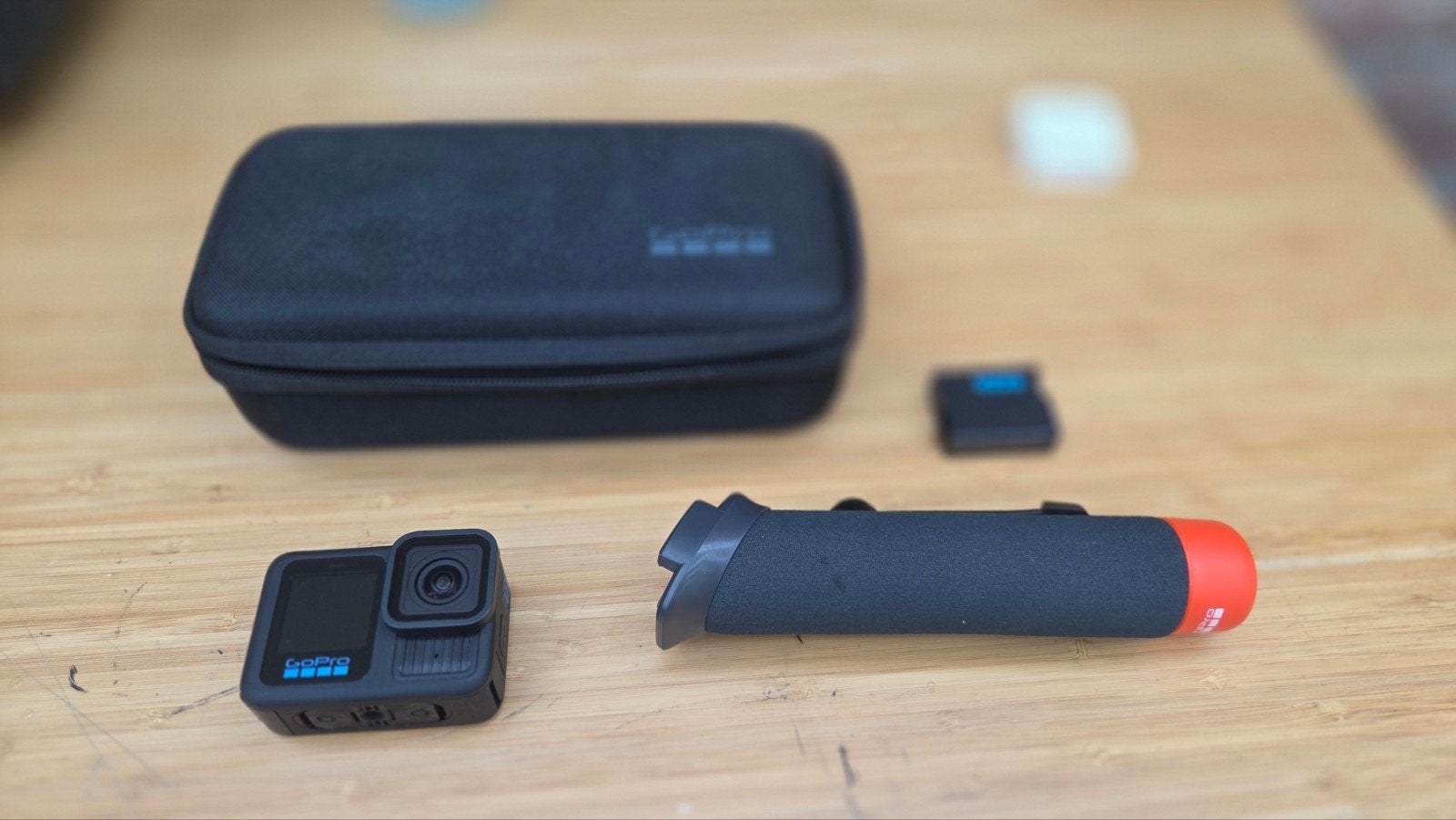 GoPro Hero 10 Black met accessoires en koffer, Ophalen, Zo goed als nieuw, GoPro