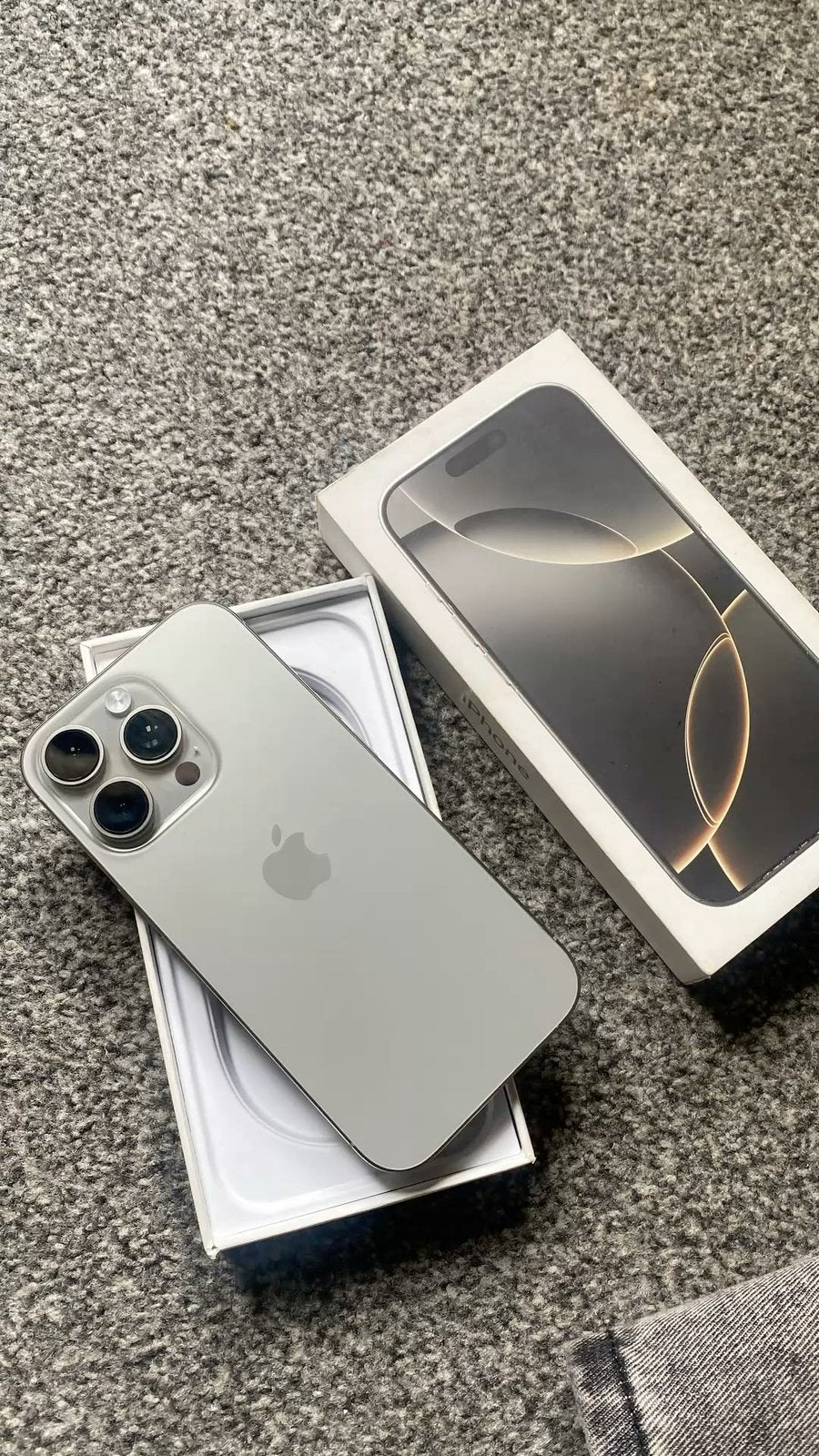 iPhone 16 Pro Max Grijs, Telecommunicatie, Mobiele telefoons | Apple iPhone, 256 GB, IPhone 16 Pro Max, Ophalen of Verzenden, Zo goed als nieuw
