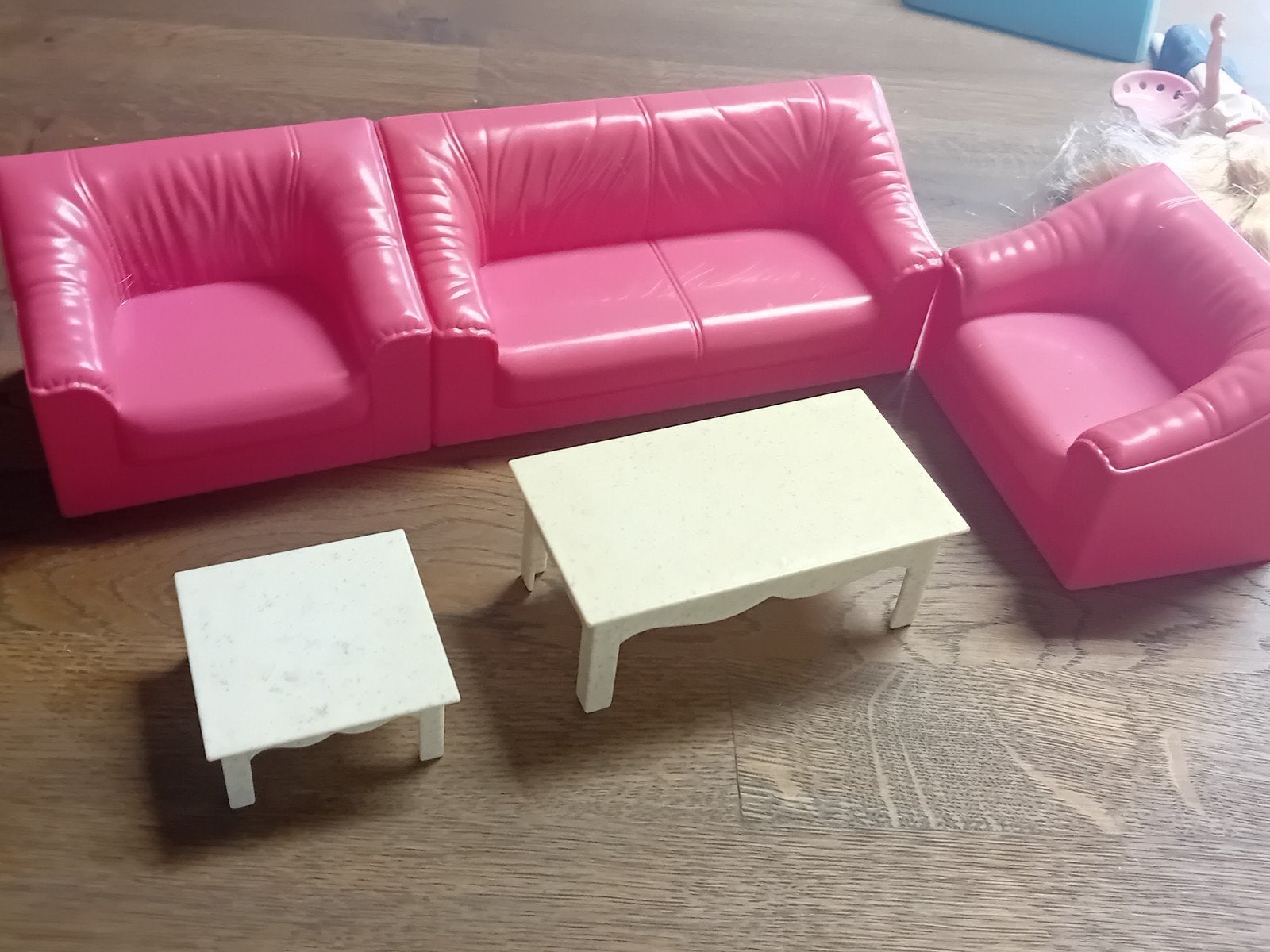 Barbie banken en tafels, Kinderen en Baby's, Speelgoed | Poppen, Ophalen of Verzenden, Zo goed als nieuw, Barbie