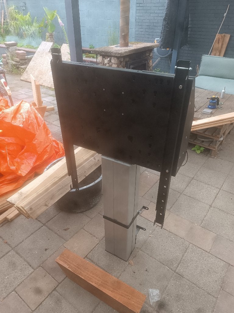Elektrische tv-lift/steun, Ophalen, Gebruikt