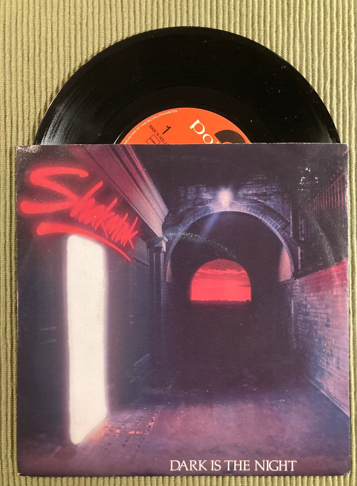 Vinyl single Shakatak - Dark is the night, Cd's en Dvd's, Vinyl Singles, 7 inch, Ophalen of Verzenden, Zo goed als nieuw, Dance en House