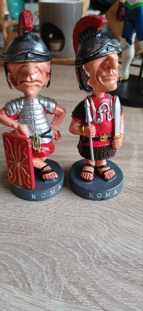Romeinse soldaat-wiebelhoofden, Ophalen of Verzenden, Zo goed als nieuw