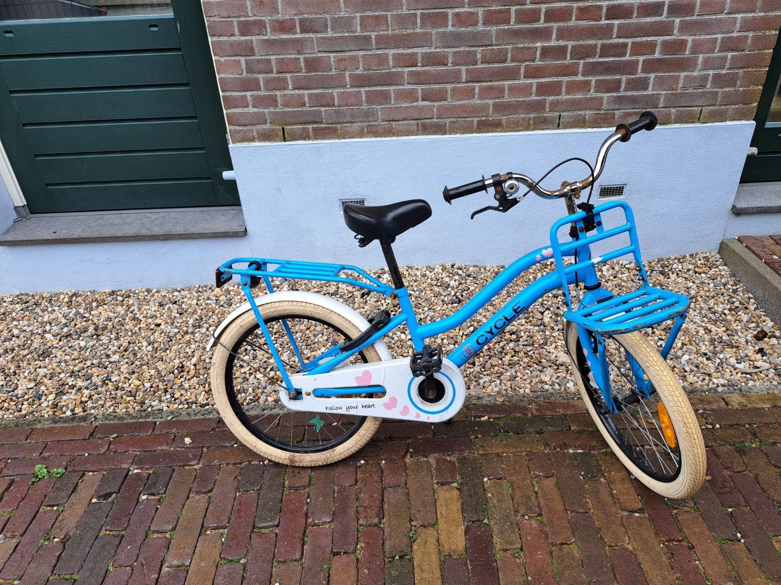 Leuke lichtblauwe meisjesfiets 20 inch met hartjes, Fietsen en Brommers, Ophalen, Gebruikt, 20 inch