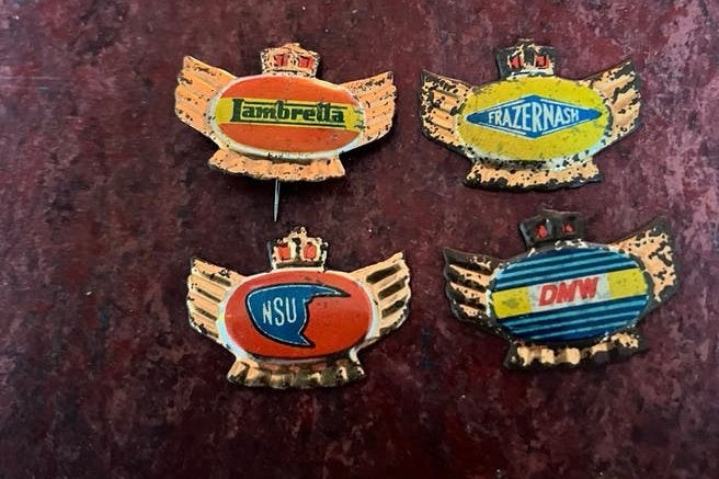 4 motor scooter speldjes Lambretta NSU DMW Frazernash, Ophalen of Verzenden, Zo goed als nieuw, Overige onderwerpen