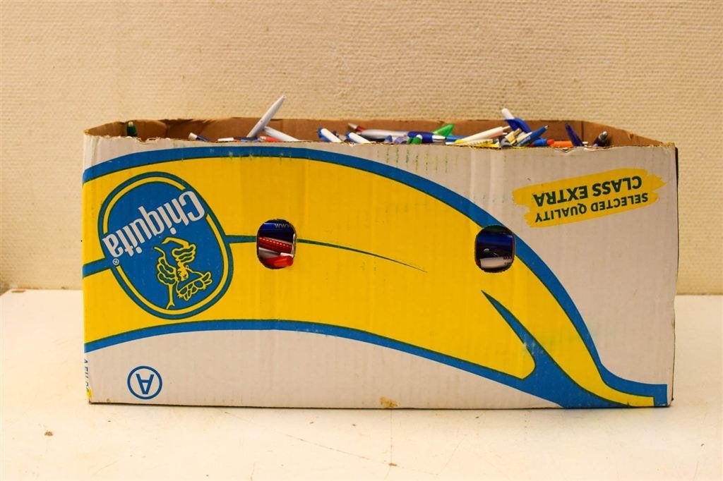 Bananendoos met pennen 49479, Ophalen of Verzenden, Gebruikt, Vulpen, Overige merken