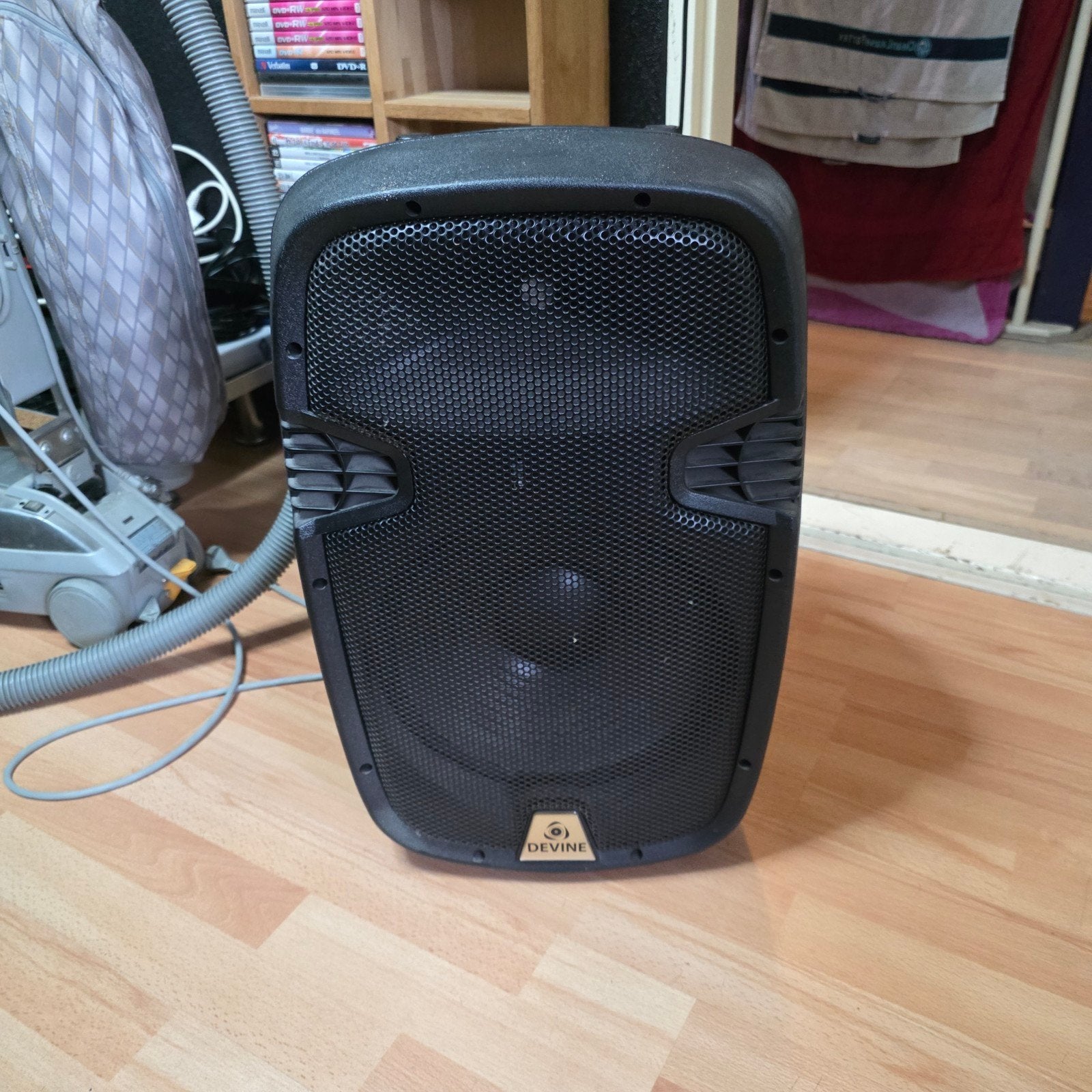 Devine NDrdo 12A MKII Party Speaker met Microfoons, Gebruikt, Party speaker, Inclusief microfoon, Ophalen