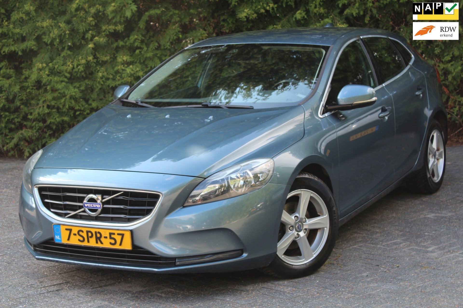 Volvo V40 1.6 D2 Momentum 114PK | Navigatie | Climate Contro, Auto's, Volvo, Voorwielaandrijving, Euro 5, Gebruikt, Zwart