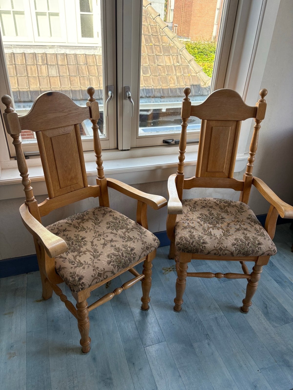 Set van 2 Vintage Houten Stoelen met Armleuningen, Antiek en Kunst, Ophalen