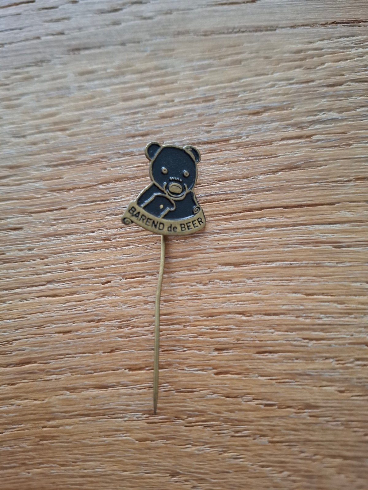 Vintage speldje pin prikker Barend de Beer, Verzamelen, Ophalen of Verzenden