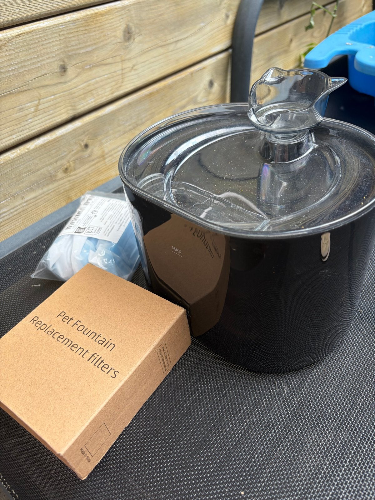 Katten fontein, Ophalen