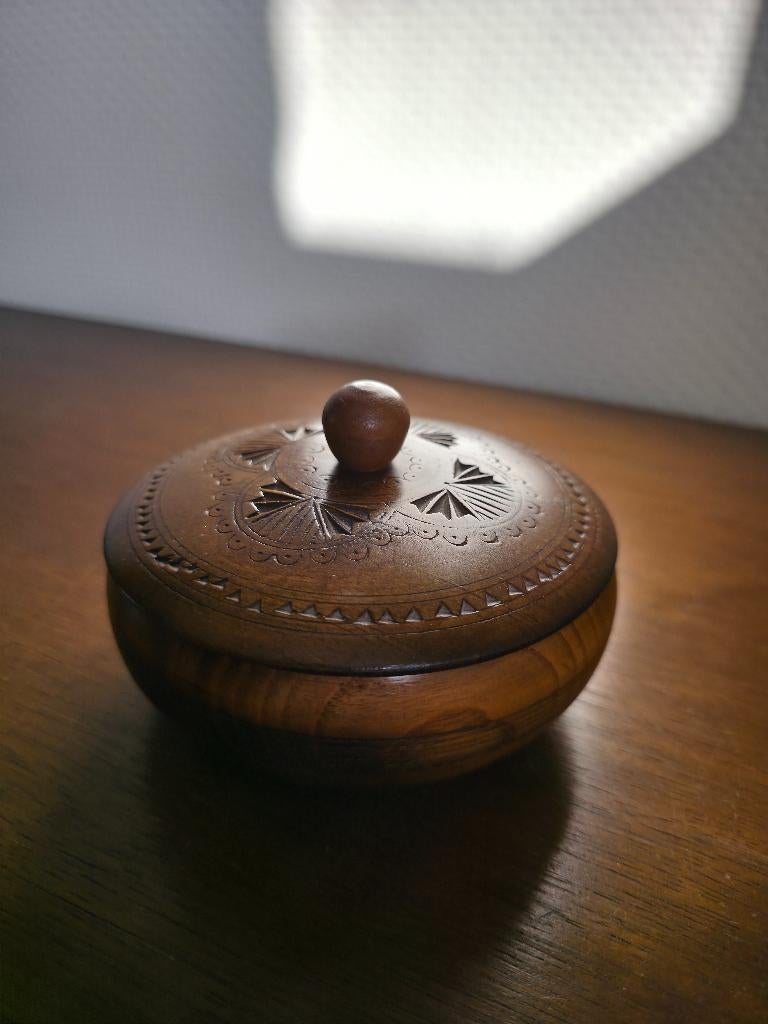 Vintage houten sierdoosje met houtsnijwerk, Ophalen of Verzenden